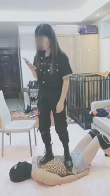 【依然】圈养第二天虐发骚狗 bf2939