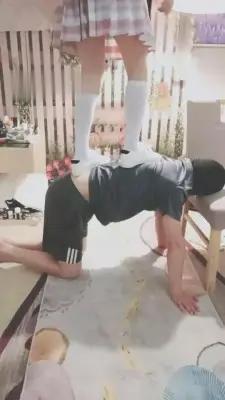 【依然】清纯女主全体重踩踏 G-210720-13
