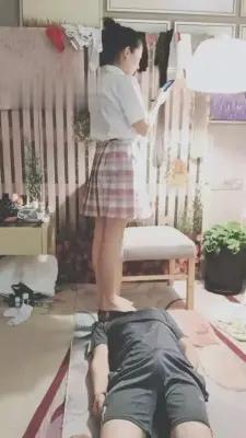 【依然】清纯女主全体重踩踏 G-210720-13