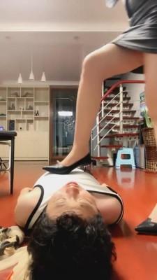 【白鲨】老师狂虐偷衣的女装狗 G-210809-2