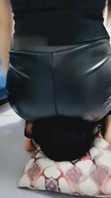 【如意小主】黑丝美腿坐脸窒息调女奴 bf646