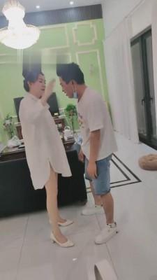 【刘二狗】扫楼被女房东发现后 G-210823-10