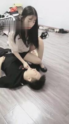 【言言主人】萝莉主训练男友做狗 G-210823-17