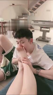 【强抚】男友闻原味臭袜臭脚 bf16585