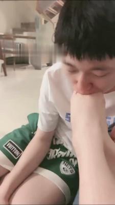 【强抚】男友闻原味臭袜臭脚 bf16585
