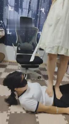 【蟹宝s】双闺蜜羞辱开发抖M舍友 bf16516