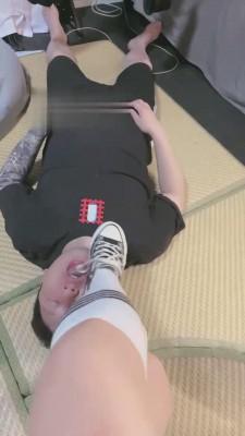 【妮可】学生S帆布鞋过膝袜辱狗 bf16604