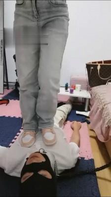 【海绵大大】学生S/AJ鞋强迫狗舔 bf16739