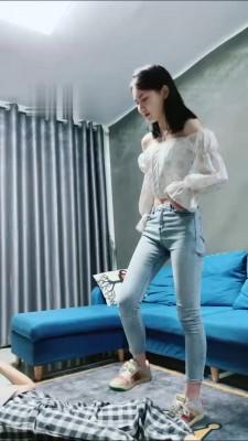 【狗哥】开发脏臭运动鞋素人小姐姐 bf16765