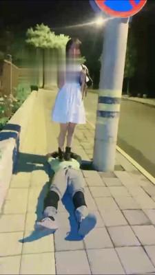 【美离子】超精彩-深夜户外遛狗 【美离子】超精彩-深夜户外遛狗