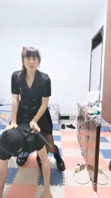 【媛媛】马丁靴踩踏深喉碾狗爪 bf16970
