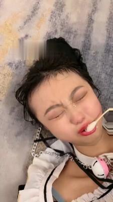 【沅芷大人】超美闺蜜被圣水羞辱到哭 bf17124