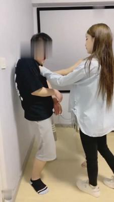 【领主老大】带妹妹见识sm调教现场 JS22081201