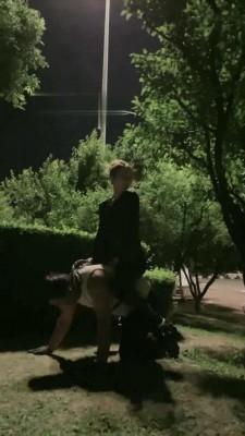 【妮可】夜间户外马路遛狗骑马 bf17158