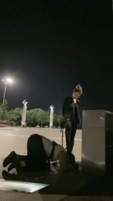 【妮可】夜间户外马路遛狗骑马 bf17158