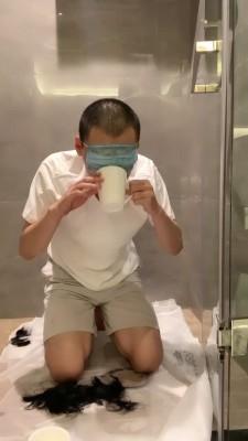 【宝爷】精神小妹脏小白鞋蹂躏/强制剃头 bf20187