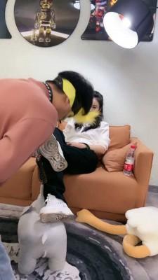 【鑫儿教头】脏小白鞋棉袜虐奶狗 bf20461