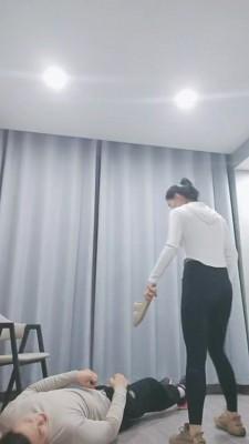 【第一刑奴】公司白领暴打刑奴 bf20708