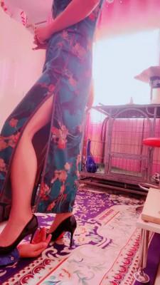 【媚朵】旗袍女S楼道调奴舔脚踩狗爪 bf20875