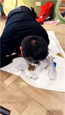 【爱丽丝】贱狗吃黄金了    251204-2