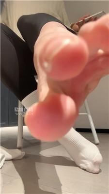 【水水】瑜伽裤白棉袜裸足    251129-31