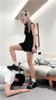 【萝莉收割机】可爱小主白袜辱哥哥 bf59488