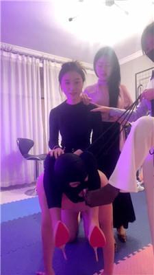 【北京毒S】3女主轮流玩虐骚奴 bf59436
