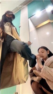 【繁星女宝】户外羞辱超美闺蜜犬 JS251219-20