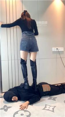 【女生也能很暴力】素人长靴白袜踩废物 bf59913