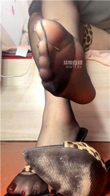 【咬猫】绿母你妈媚黑母狗    251217-39