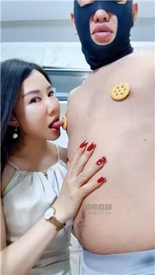 【丽娜】舔乳虐乳-肉丝脚踩 JS251215-28