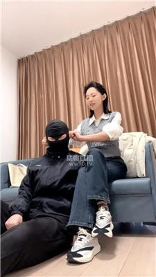 【HLlll】素人姐姐运动鞋踢踹踩 JS251215-5