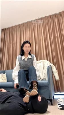 【HLlll】素人姐姐运动鞋踢踹踩 JS251215-5
