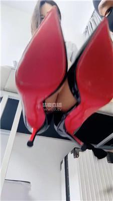 【丽娜S】用肉丝脚治疗骚狗症 JS251213-34