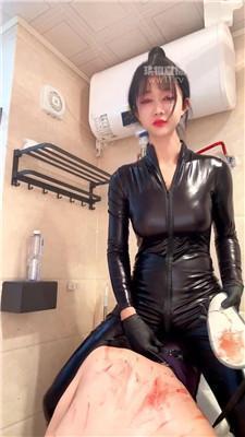 【英子】皮衣女神暴揍跑骚奴 bf60094