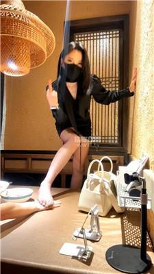 【御清】餐厅桌下狗伺候主【双视角版】 JS251224-24