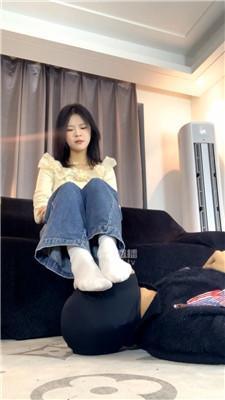 【女生也能很暴力】白袜气味辱-狠抽耳光踩踏 bf60044