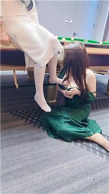 【情侣m到处开发】台球厅群调群虐【双视角版】 bf59944