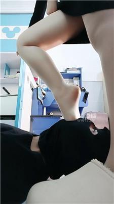 【洛芙菱】肉丝美腿玩骚奴 JS260103-11
