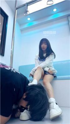 【奈米】在地铁把乘客玩成狗 bf60269