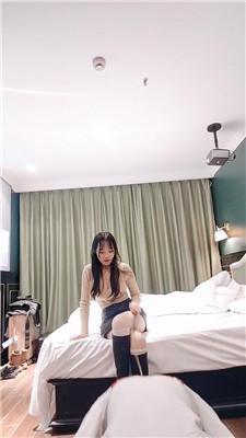 【森屿S】掐乳滴蜡闻舔原味白袜 JS260103-17