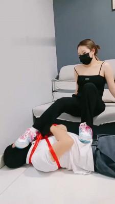 【楼遥】全体重踩/暴力踢踹/耳光虐口嗨狗