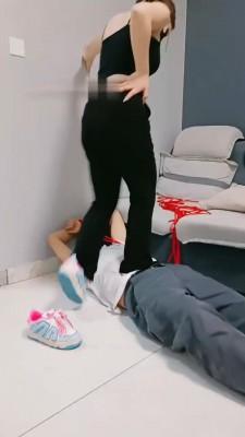 【楼遥】全体重踩/暴力踢踹/耳光虐口嗨狗