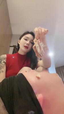 【筱月】喂食场-浓痰咀嚼物/鞋垫面包-丝袜内库塞嘴/深喉吐