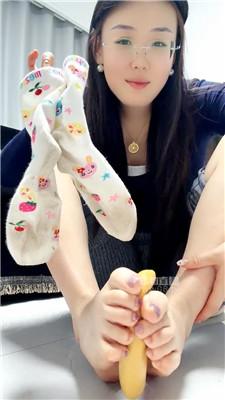 【夏主】女同事家做客油足超脏白袜    251201-31